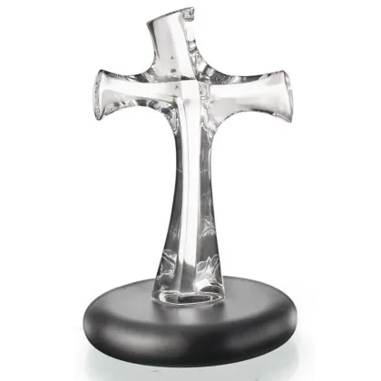 Zdjęcie Stylowy krucyfiks z kolekcji Crucifixo o stylowym i prostym wzorze – Vista Alegre