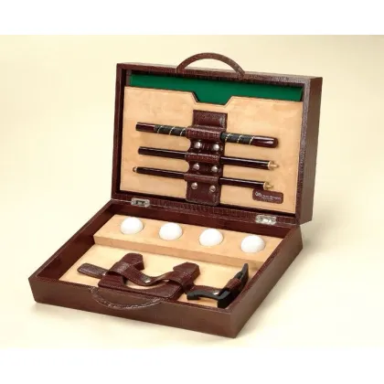 Zdjęcie Podróżny zestaw akcesoriów dla golfisty w drewnianym etui