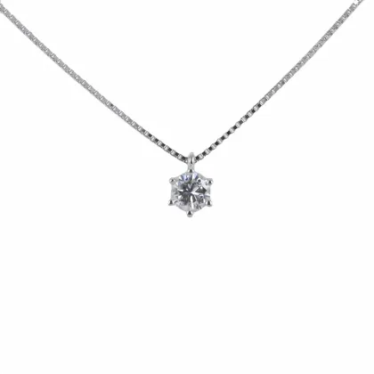 Zdjęcie Piękny stylowy diamentowy naszyjnik z zawieszką