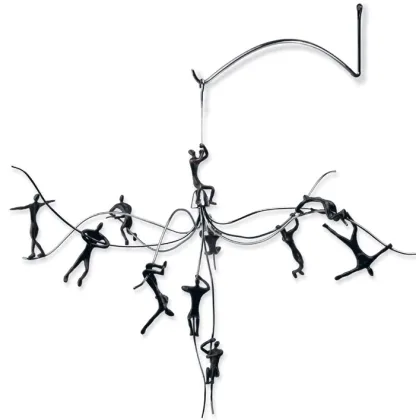 Zdjęcie Ciekawa ozdoba do salonu - ludzie na drzewach