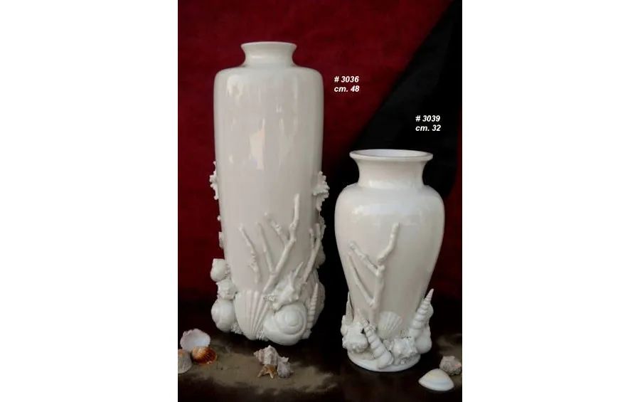 picture 1 Beautiful vase with coral reef