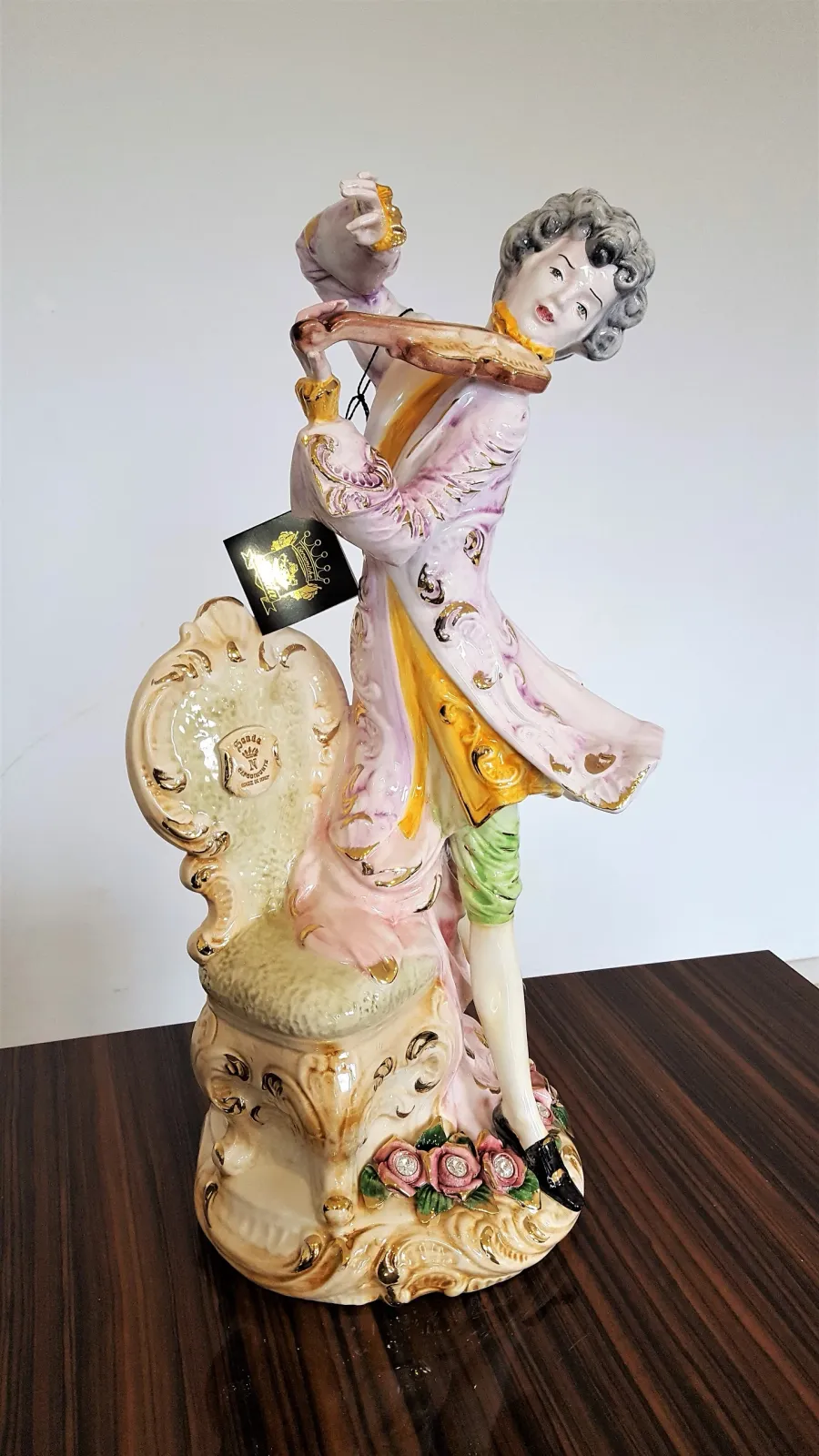picture 7 Ceramic man