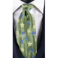 Zdjęcie Zielony krawat z przebarwieniami w niebieskie i jasnozielone kwiaty
