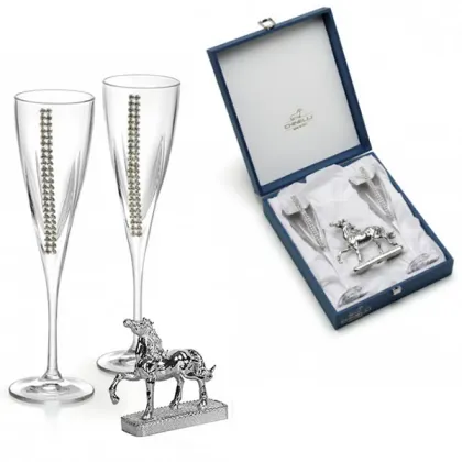 Zdjęcie Kieliszki w zestawie z ozdobą konia