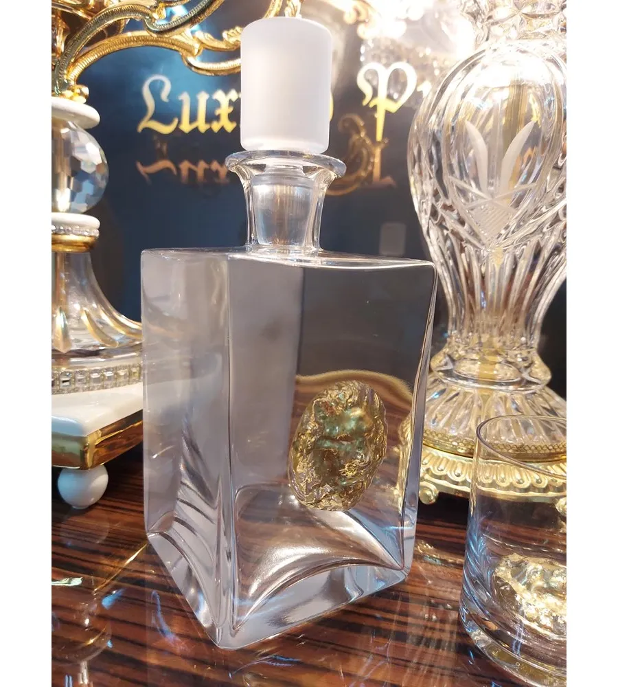 obrazek 4 Elegancka karafka do whisky ze złotym lwem - LuxuryGifts