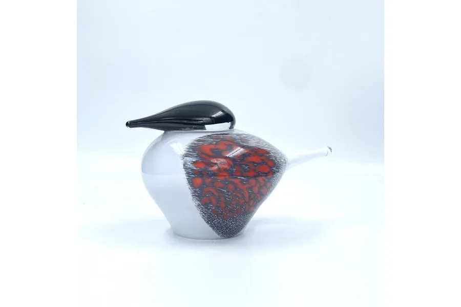 obrazek 1 Luksusowa figurka ptaka z czerwonym skrzydłem - wspaniały pomysł na prezent