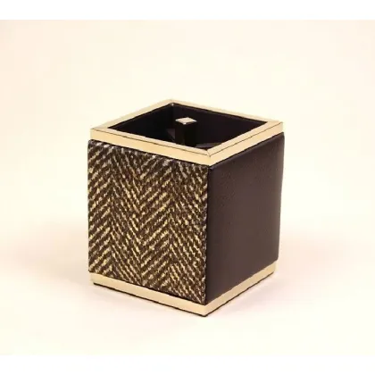 Picture Original leather pen holder from an Italian manufacturer