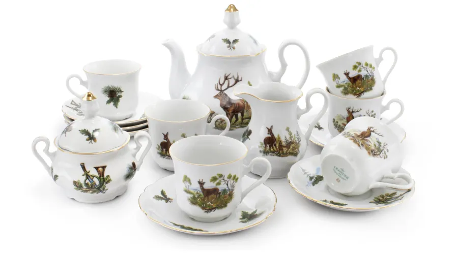 obrazek 1 Stylowy 15-elementowy zestaw do herbaty z porcelany zdobiony motywami myśliwskimi – Leander