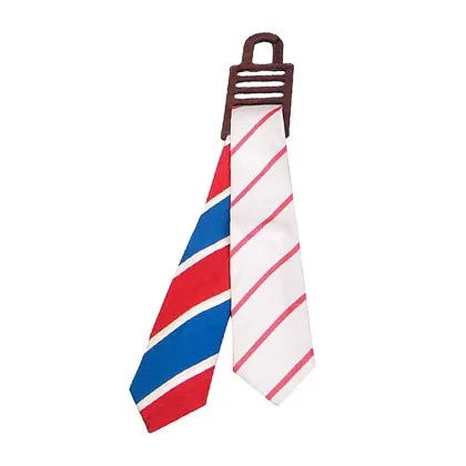 Picture A unique tie hanger - Spanish production