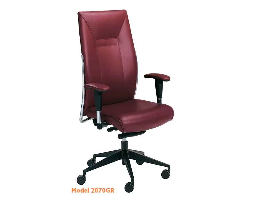 picture 5 Leather office armchair