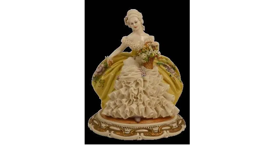 obrazek 1 Figurka kobiety z kwiatami - włoska porcelana