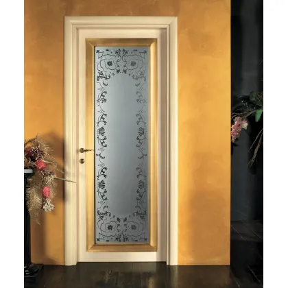 Zdjęcie Piękne stylowe włoskie drzwi z dekoracyjnym szkłem