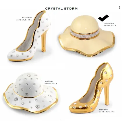 Zdjęcie Wyjątkowy kapelusz - ceramiczna, złota ozdoba - Bruno Costenaro