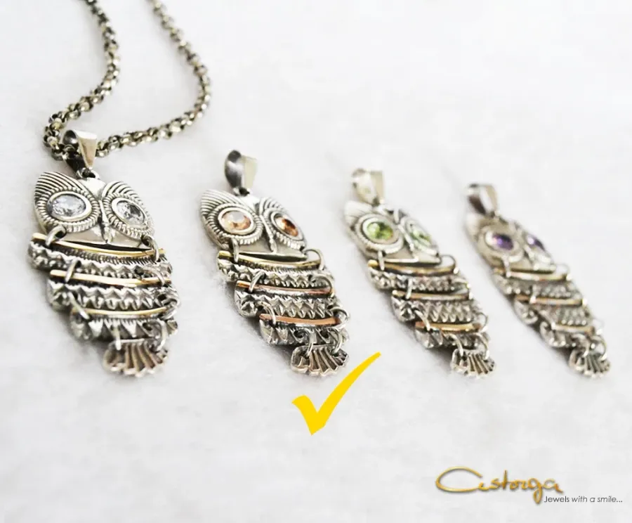 picture 2 Owl pendant made of silver with gold details
