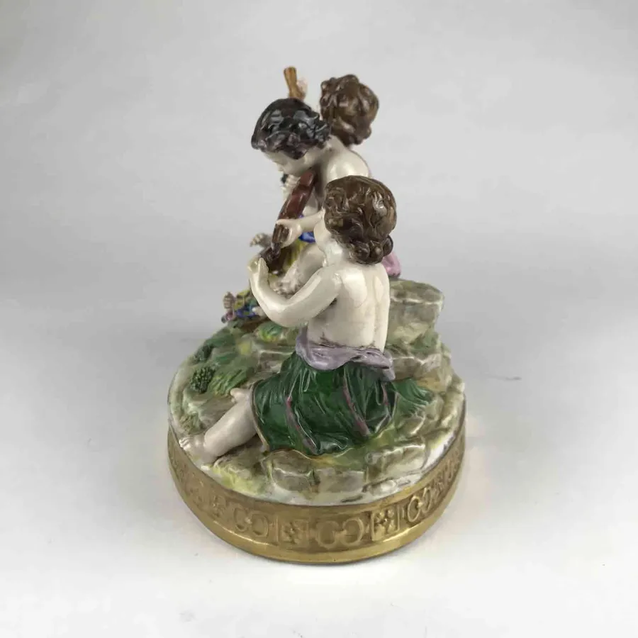 obrazek 5 Grupa muzycznych aniołków z polichromowanej i złoconej porcelany, ręcznie malowana