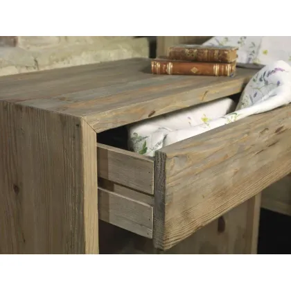 Zdjęcie Prowansalski stolik nocny z drewna sosnowego - Guarnieri