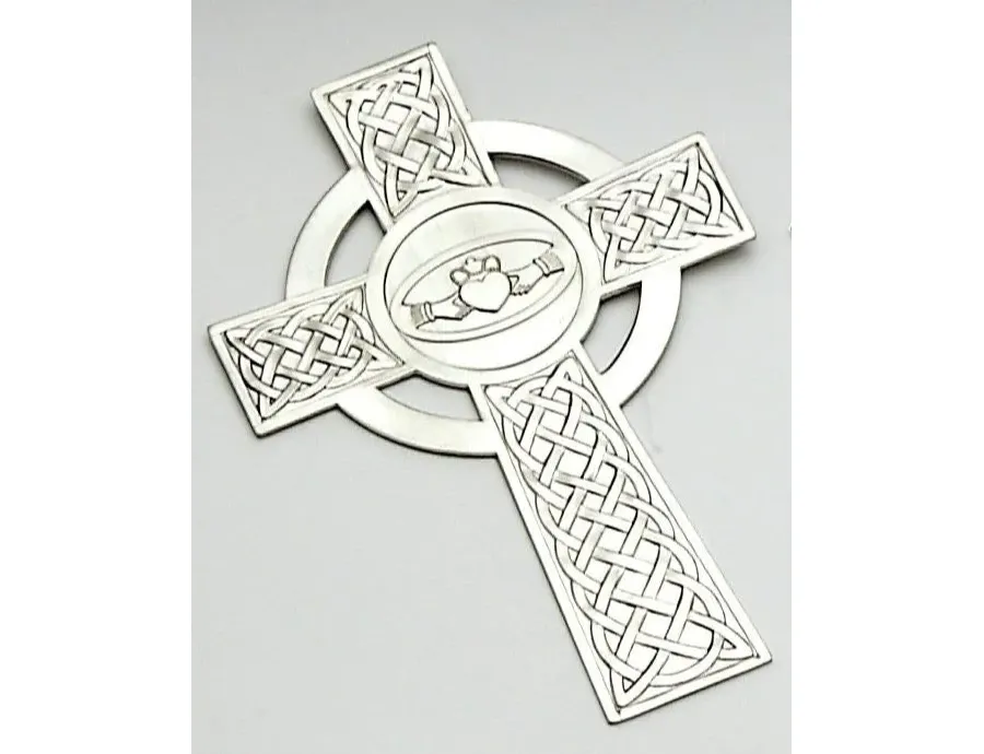 obrazek 2 Stylowy krzyż z pewteru zdobiony wzorem Claddagh
