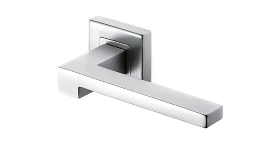 obrazek 2 Niezwykła mosiężna klamka Morphos Light CSA