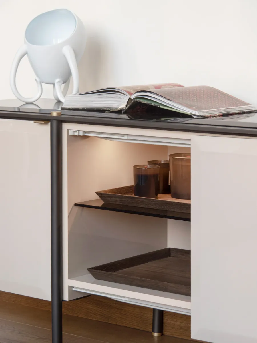 obrazek 9 Wspaniały modernistyczny kredens do salonu - prosto z Włoch