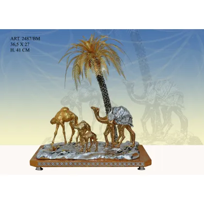 Zdjęcie Wyjątkowa statuetka z rodziną wielbłądzią