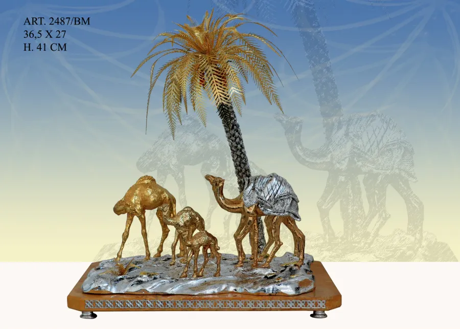 obrazek 1 Wyjątkowa statuetka z rodziną wielbłądzią