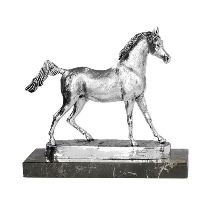 Zdjęcie Niespotykana statuetka arabskiego wierzchowca