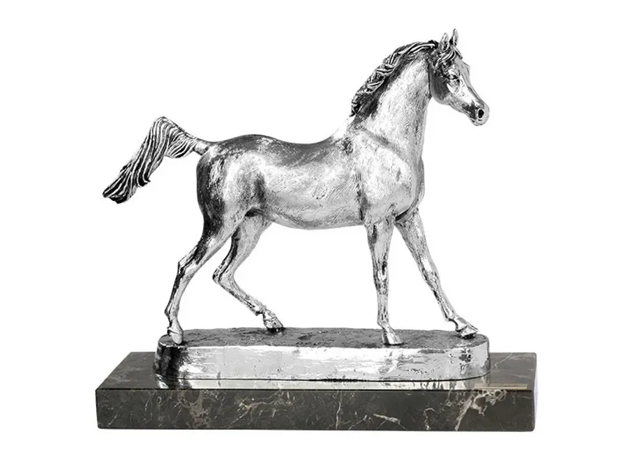 obrazek 1 Niespotykana statuetka arabskiego wierzchowca