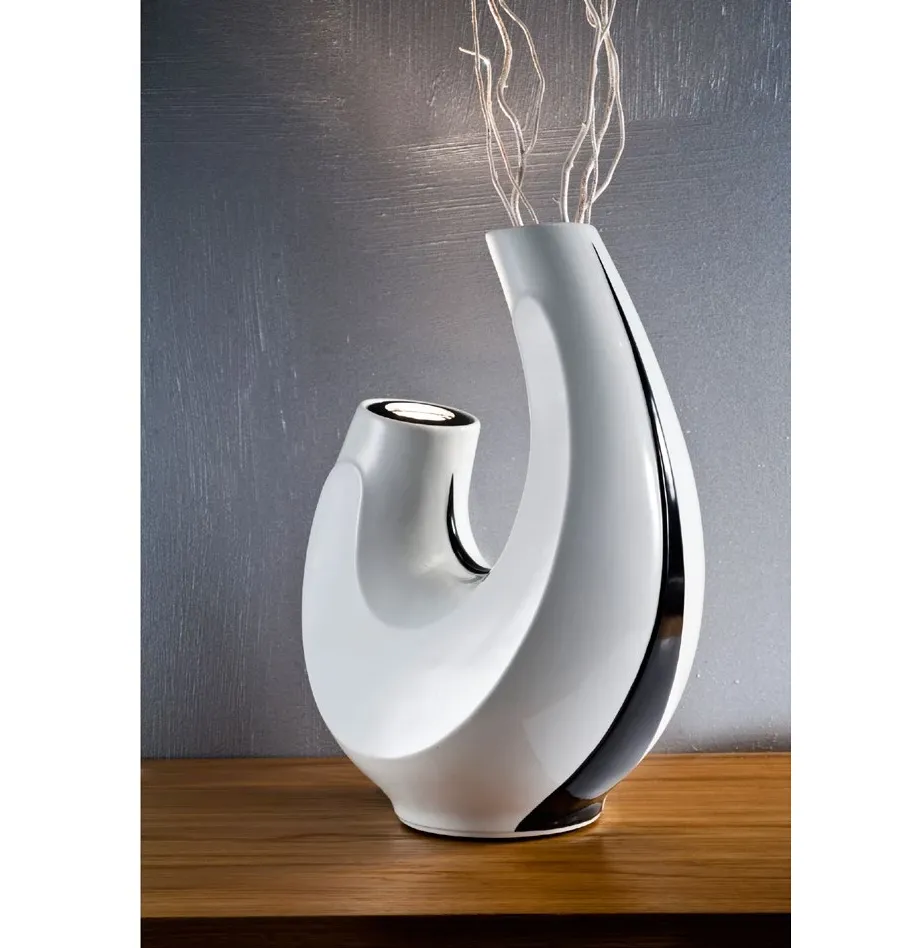 obrazek 2 Porcelanowa lampa i wazon 2 w 1 MPM Porcellane