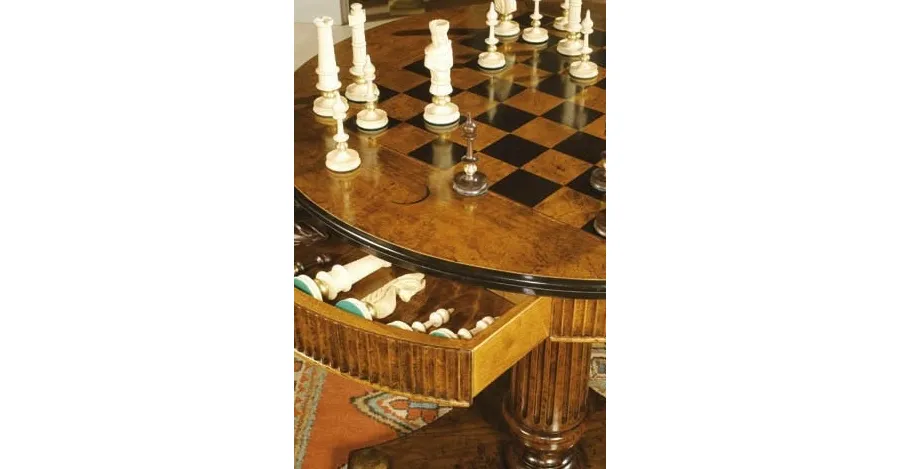 picture 2 Luxurious wooden chess table complete with chess pieces