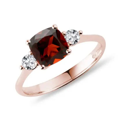 Zdjęcie Pierścionek z różowego złota z granatem i diamentami KLENOTA