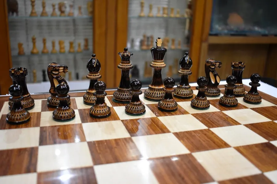 obrazek 10 Luksusowa plansza z fantastycznymi figurami do gry w szachy - The Chess Empire