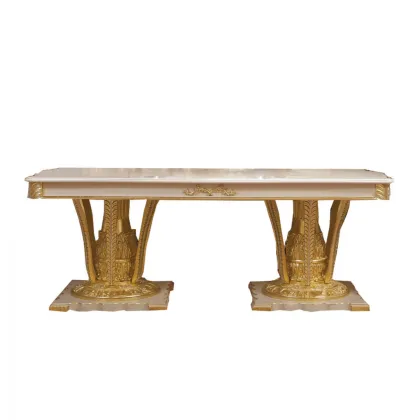 Zdjęcie Luksusowy stół jadalniany w stylu klasycznym