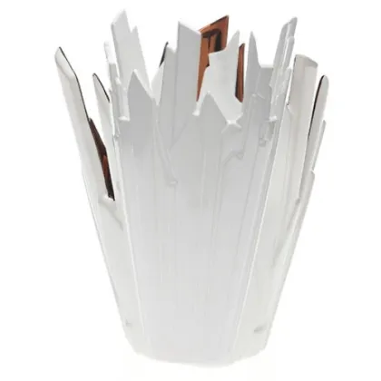 Picture Avant-garde ceramic vase with an asymmetric shape – Byfly