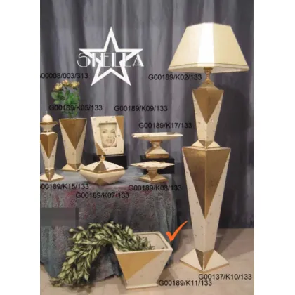 Picture A tasteful beige and gold pot made of ceramics