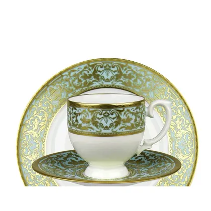 Zdjęcie Spodek i filiżanka z porcelany