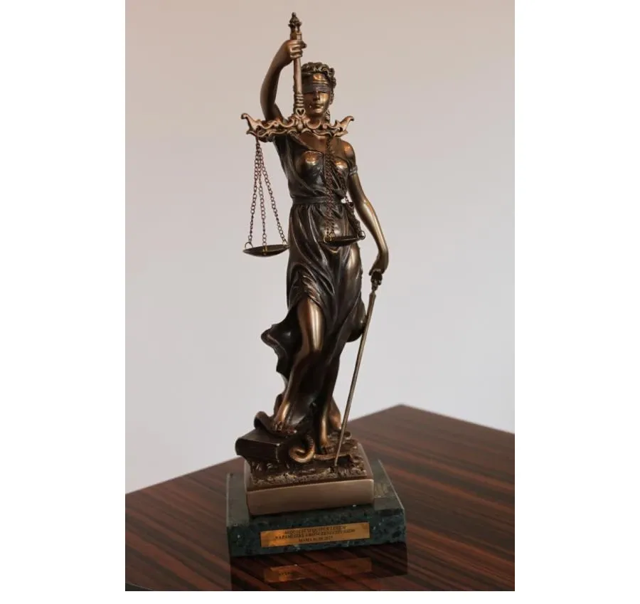 obrazek 3 Posąg Themis - bogini sprawiedliwości