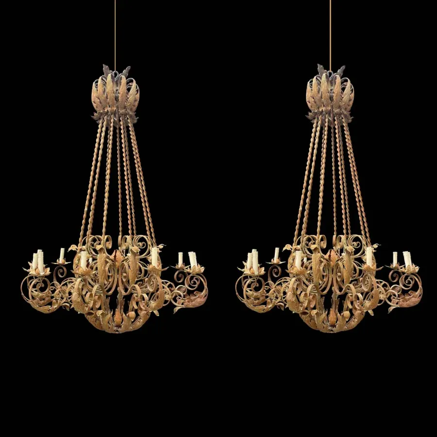 obrazek 1 Elegancka para żyrandoli z kutego żelaza XX wiek