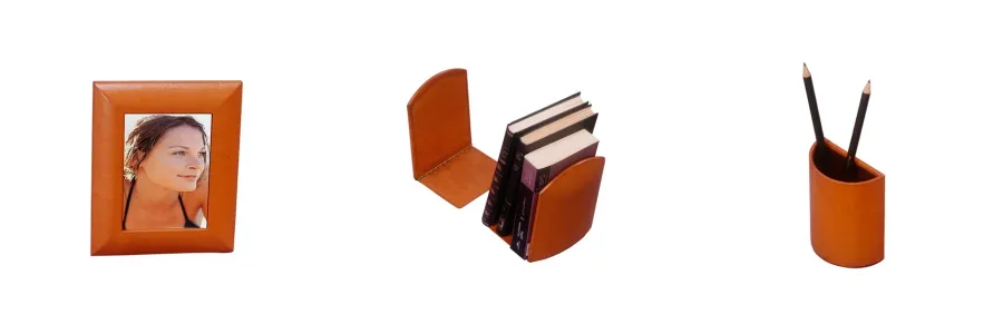 picture 3 Unique set of desk accessories with a two-sided pad!