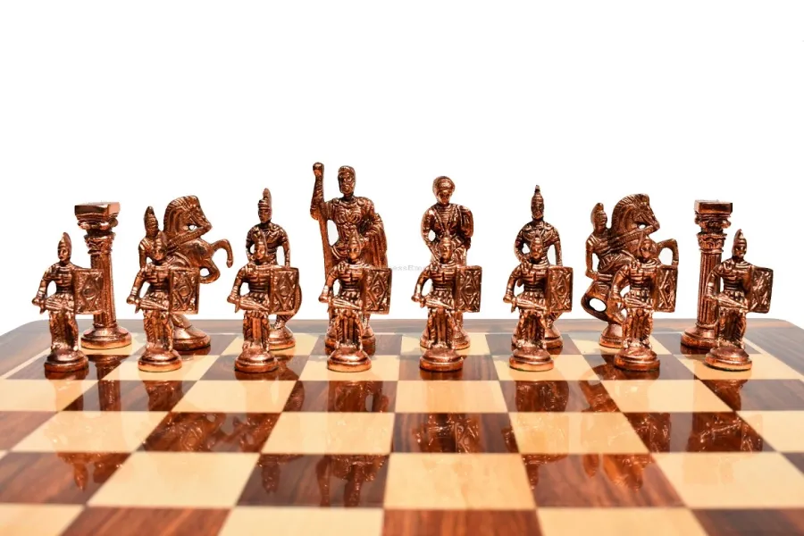 obrazek 6 Rzeźbiony zestaw figur rzymskie z litego mosiądzu - The Chess Empire