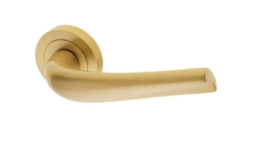 obrazek 8 Chromowana klamka drzwiowa Surf