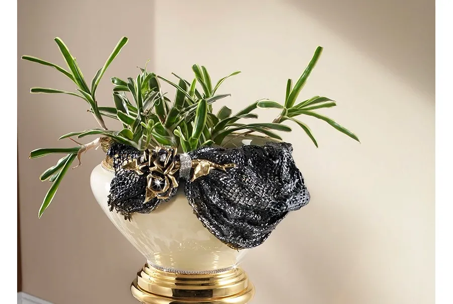 picture 1 Exclusive ceramic flowerpot