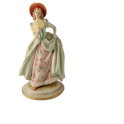 Zdjęcie Porcelanowa figura kobiety z wachlarzem