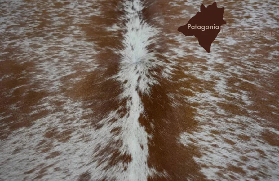 obrazek 2 Nieszablonowy dywan ze skóry bydlęcej 203x185 cm