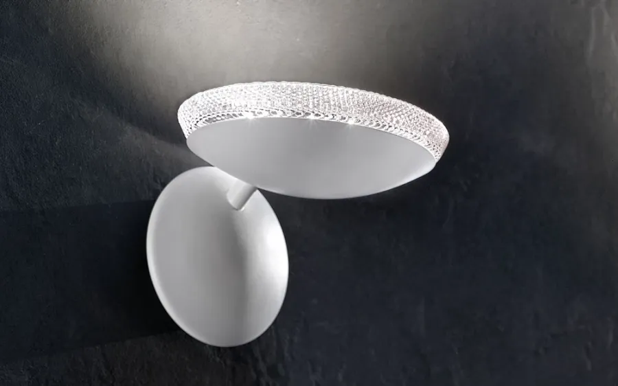 obrazek 1 Biały kinkiet dekorowany weneckim szkłem - Luxury Products