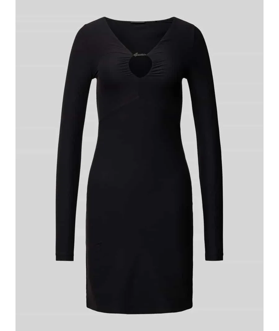 obrazek 1 Sukienka o długości do kolan z aplikacją z logo model ‘AMIRA’