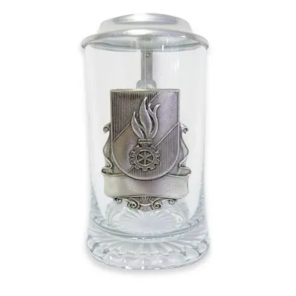 Zdjęcie Szklany kufel do piwa z cynowym emblematem