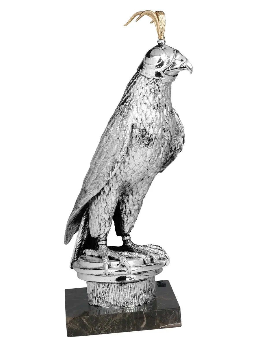 obrazek 1 Nadzwyczajna figura srebrnego sokoła
