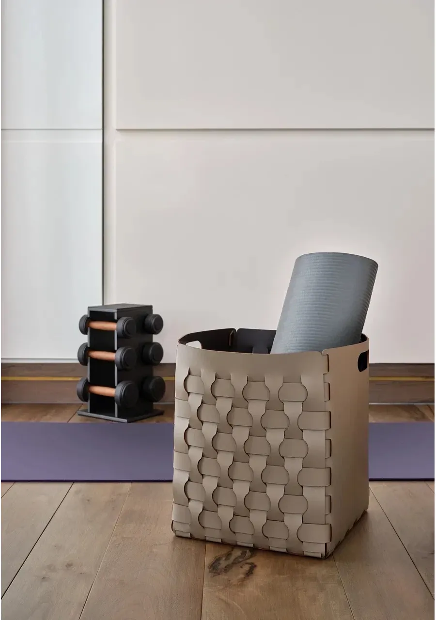 obrazek 2 Czarny kosz Dubai 35x35xH40 cm z plecionymi skórzanymi ściankami