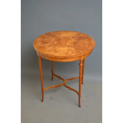 Zdjęcie Świetny jakościowy i bardzo elegancki edwardiański stół okolicznościowy z żółtodrzewu