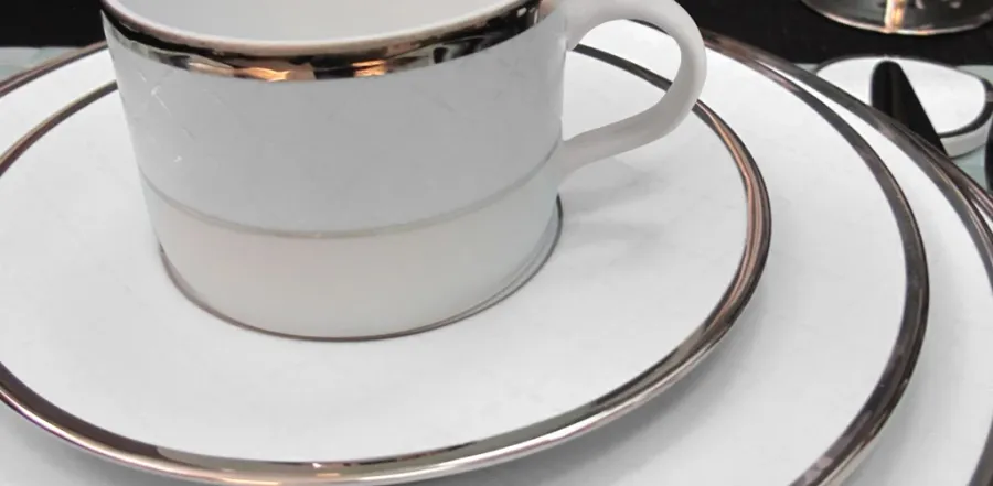 obrazek 2 Piękna porcelanowa sosjerka z kolekcji Ethereal White - Porcel